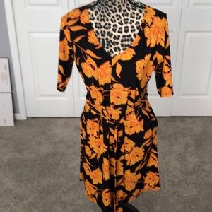 Apt 9 very cute floral dress with pockets & belt